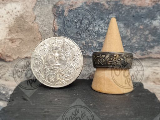 1977 Silver Jubilee crown coin ring